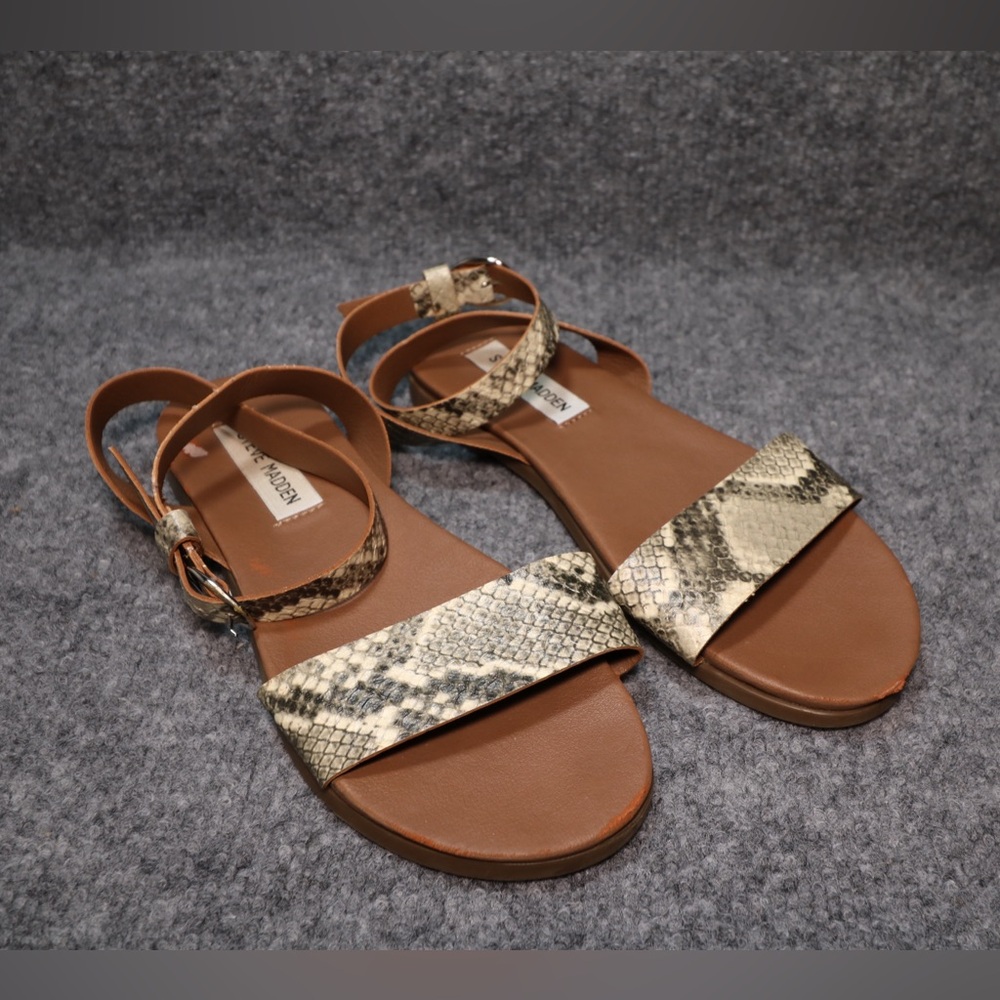 Steve Madden Women’s Snakeskin Pattern Sandals size 6.5